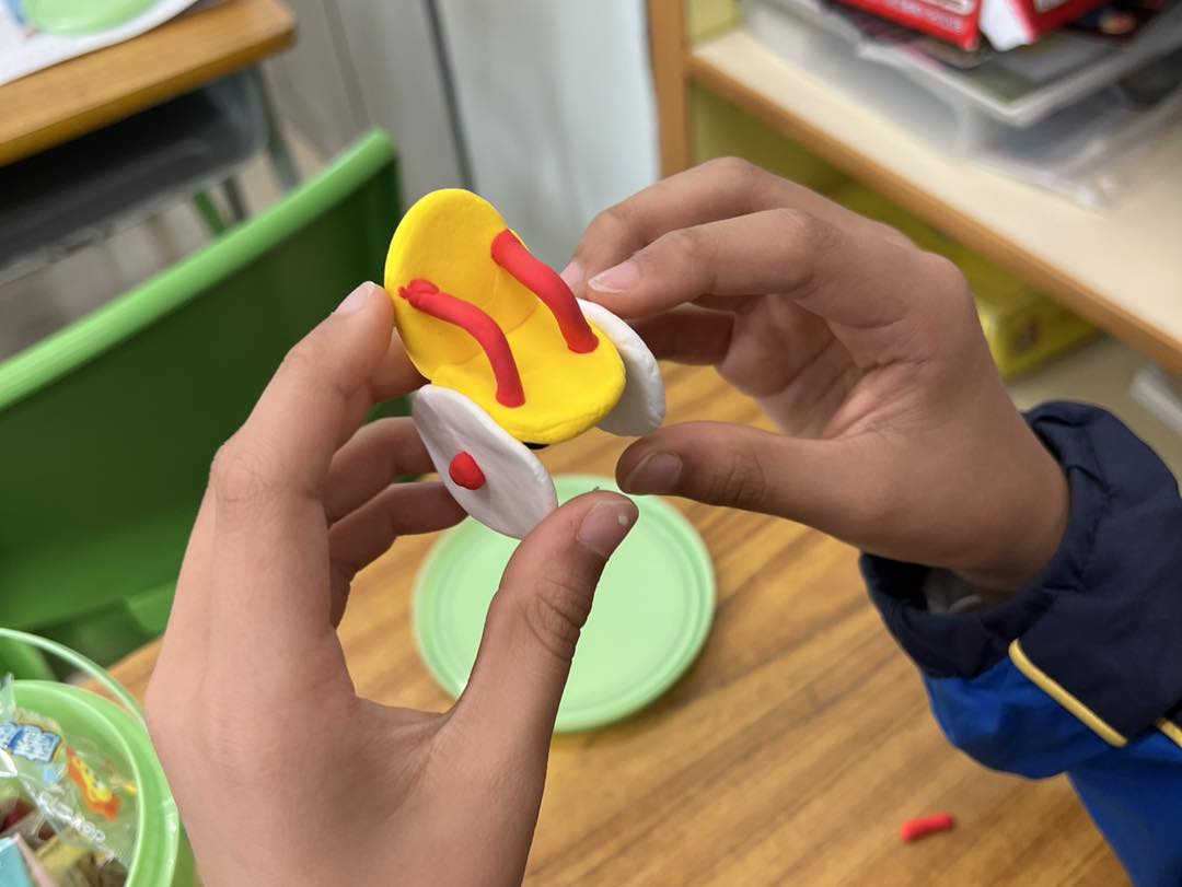 小學生用泥膠製作獨居長者輔助工具原型